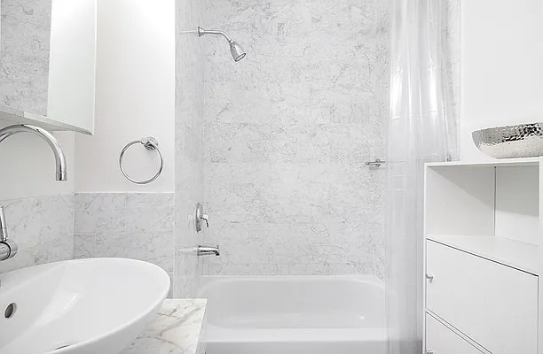 Sold by SR8 REALTY LLC | media 10