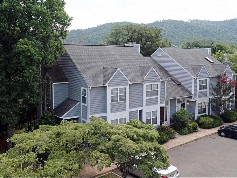 1253 Maple View Dr — Photo 9