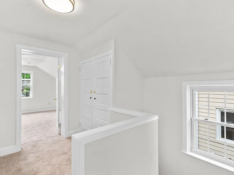 223 E 6th Ave — Photo 16