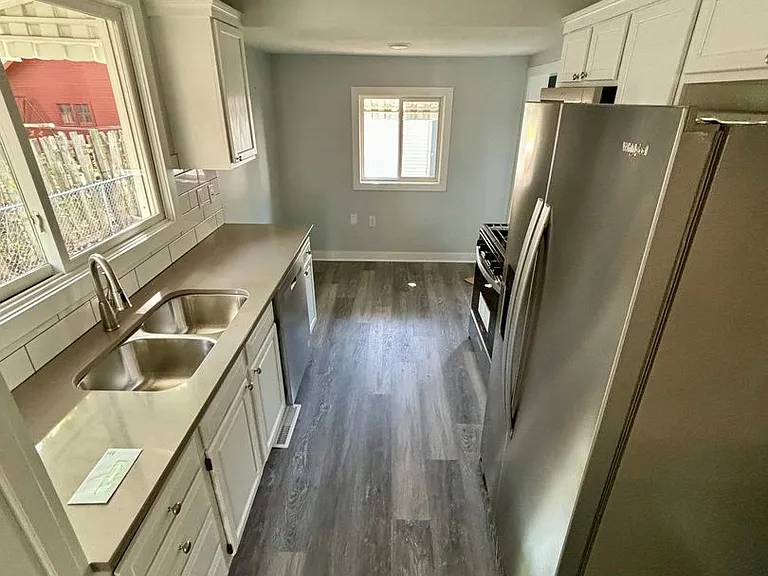 2119 S Helen St — Photo 8