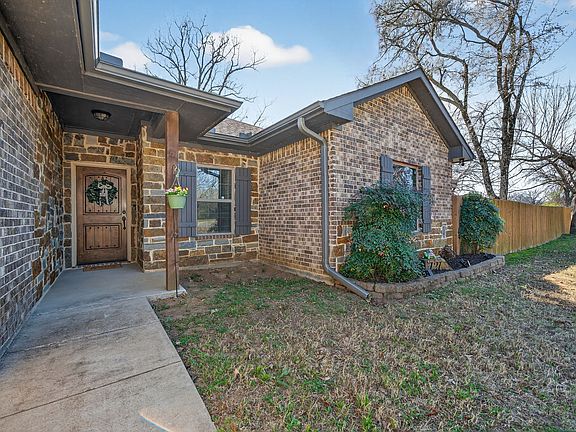 5th image of 121 Harmon Rd