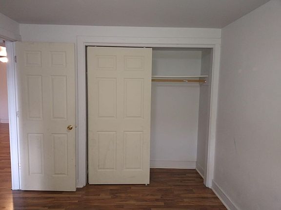 5th image of 15945 Lexington Ave #4