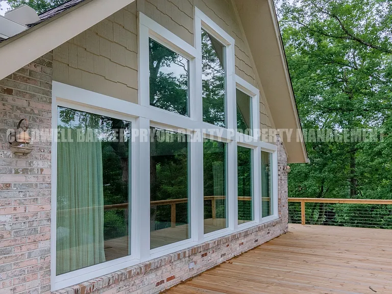 165 Lakeshore Ct — Photo 10