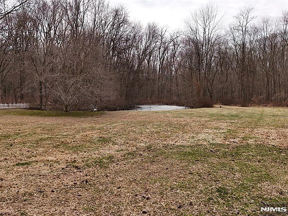 2nd image of 100 Brookside Rd