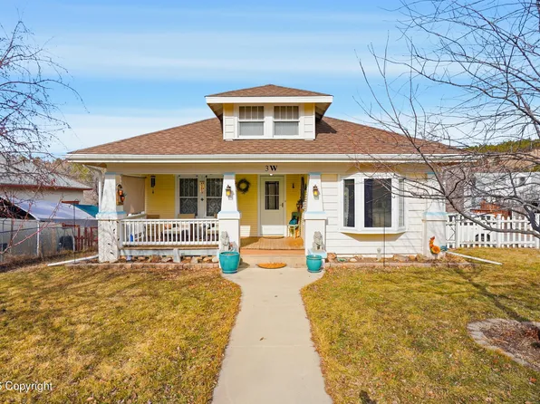 3 W Woodstock St, Newcastle, WY 82701