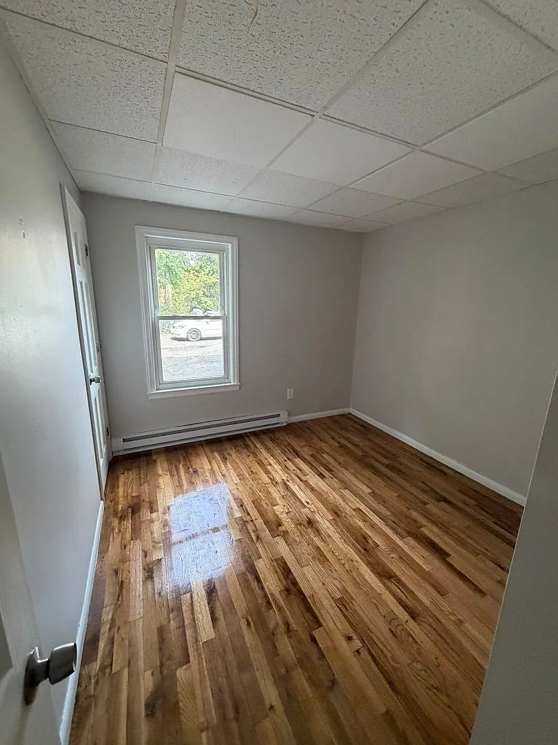 3 bed, $1,950 — Photo 3