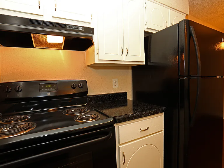 Wilshire Lofts and Townhomes — Photo 52