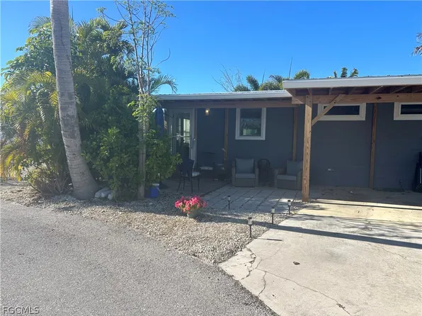 3954 Dewberry Ln, Saint James City, FL 33956