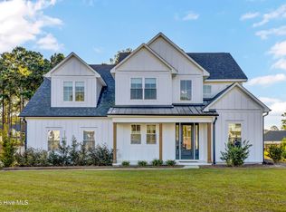 66 Stratford Pl, Hampstead, NC 28443