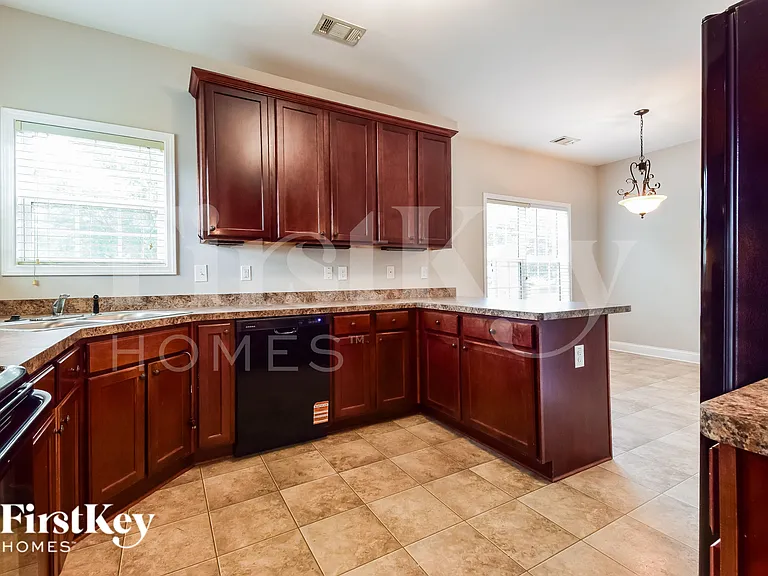6303 Spring Cove Dr — Photo 6