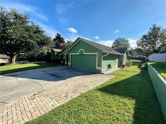 4th image of 321 Pine Shadow Ln