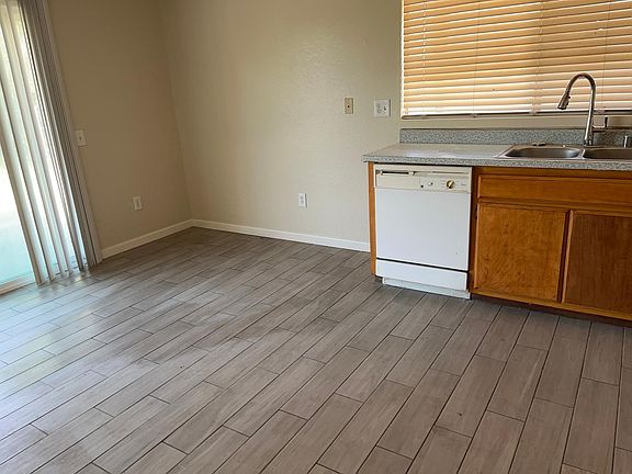5th image of 13908 Pepper St