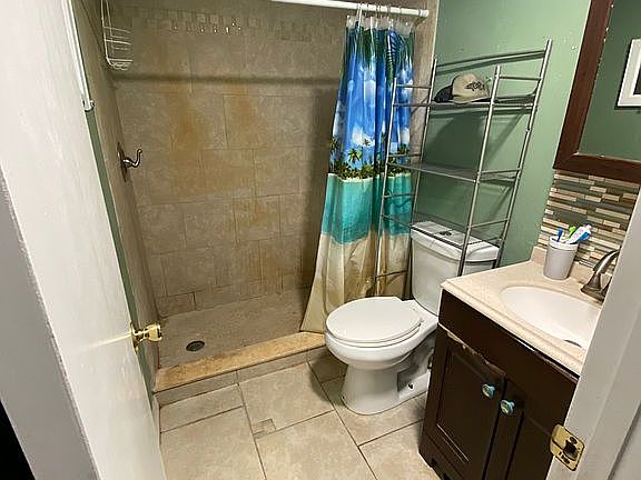 3rd image of 4531 Plum Ave