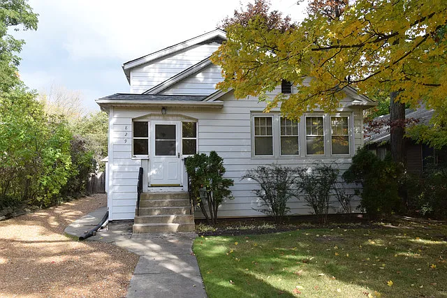 829 Saint Johns Ave photo 1