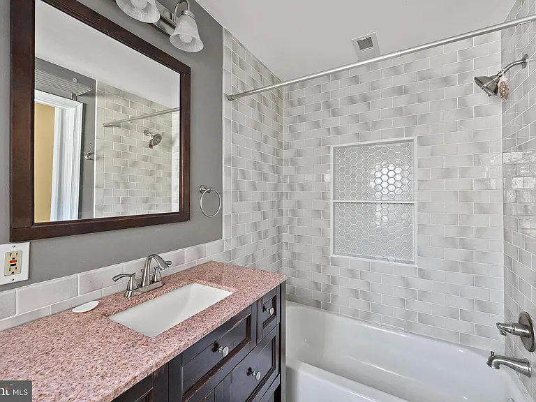 2228 Essex St #1 — Photo 13