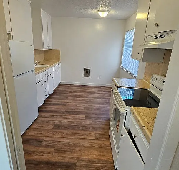330 Alemany Blvd — Photo 6