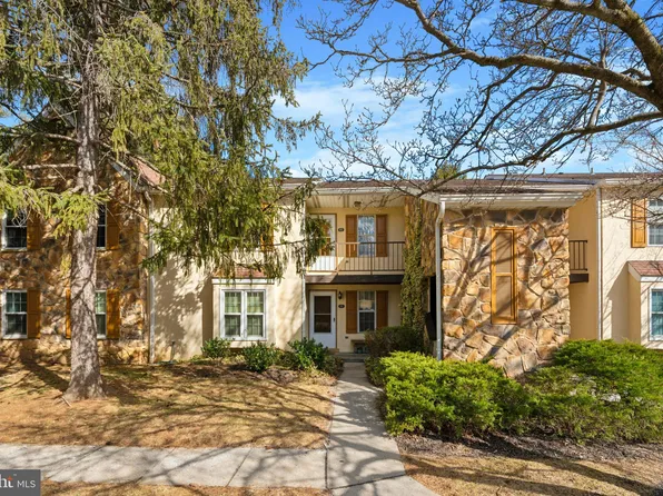 192 Valley Stream Ln, Wayne, PA 19087