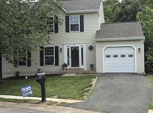 4 Lakeside Dr, Stafford, VA 22554
