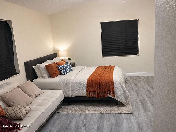 5th image of 1020 Lee Ave NW
