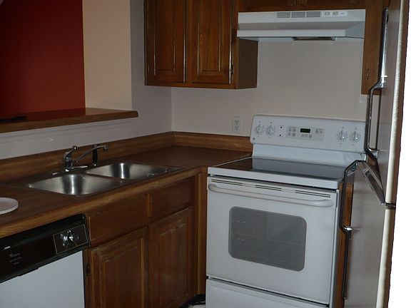 4th image of 2309 Balsam Dr APT K201