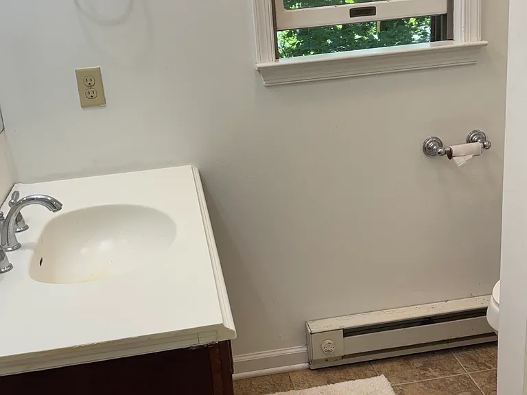 2nd fl bath