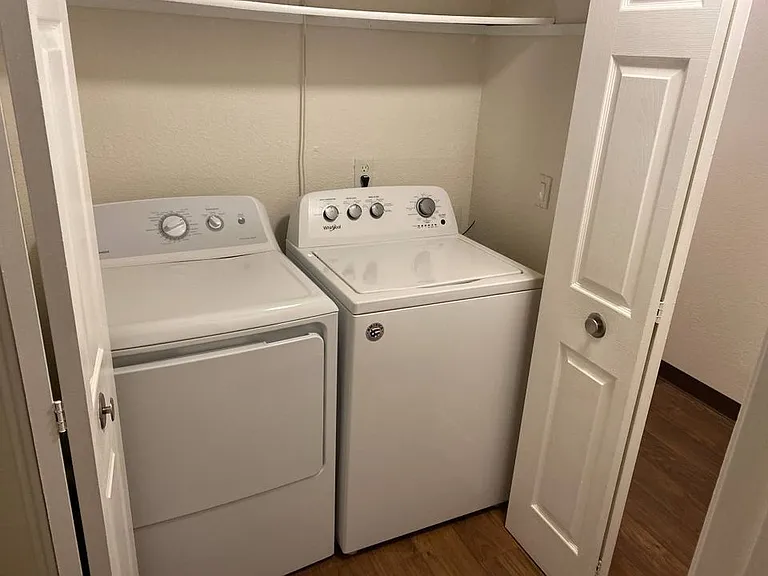 Willow Creek Apartments — Photo 42