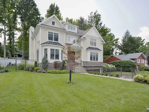 32 Rutgers St, Closter, NJ 07624