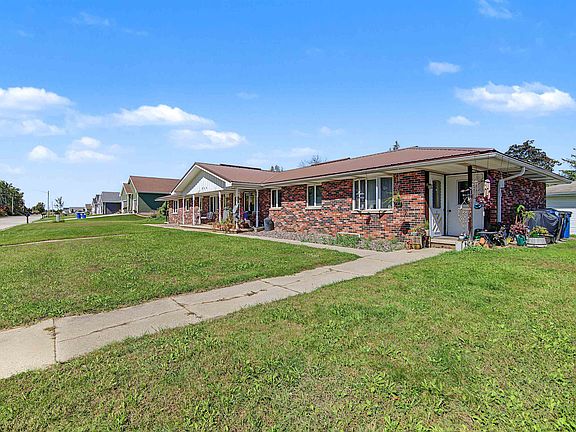 3rd image of 151 W Glenbrook Dr