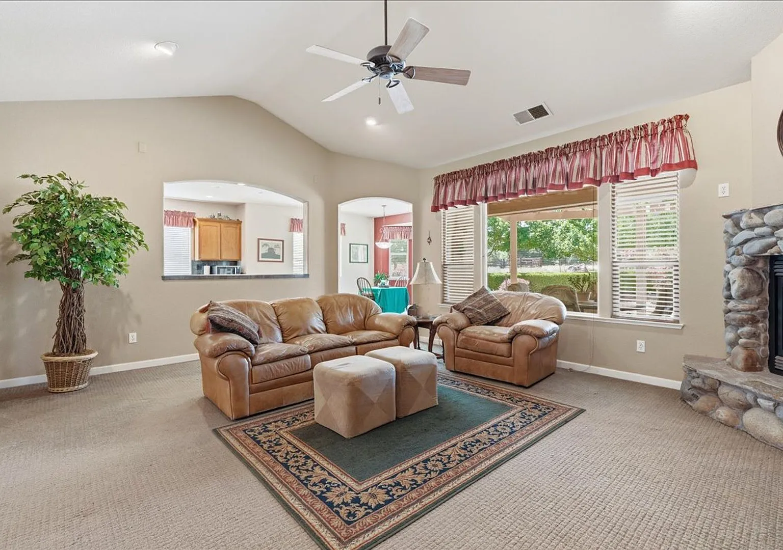 4/2 Cameron Park jewel in Cameron Woods neighborhood! — Photo 3
