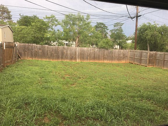 2nd image of 825 Driftwood Ln