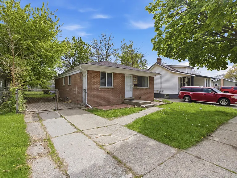7044 Hudson Ave — Photo 2