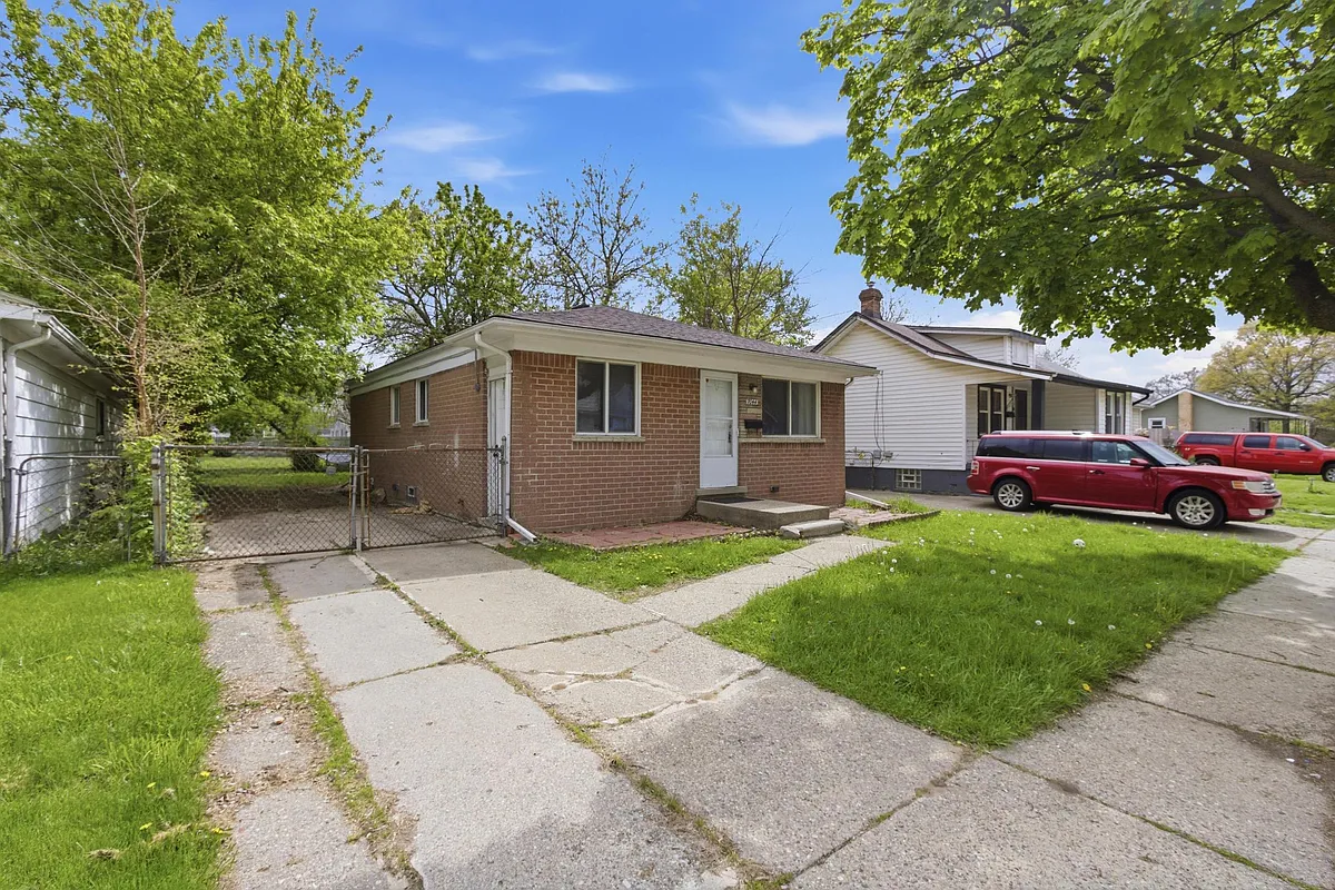 Building Photo - 7044 Hudson Ave