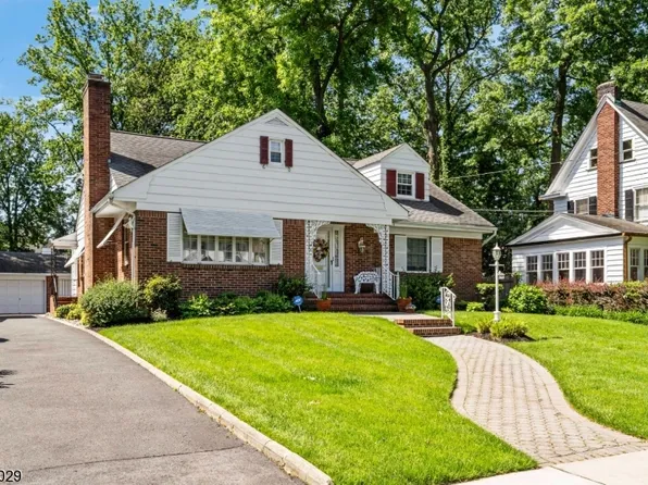 934 Park Ave, Elizabeth City, NJ 07208