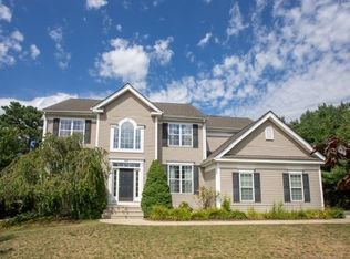 402 Raymond Rd, Plymouth, MA 02360