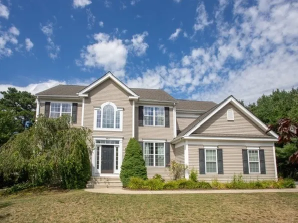 402 Raymond Rd, Plymouth, MA 02360