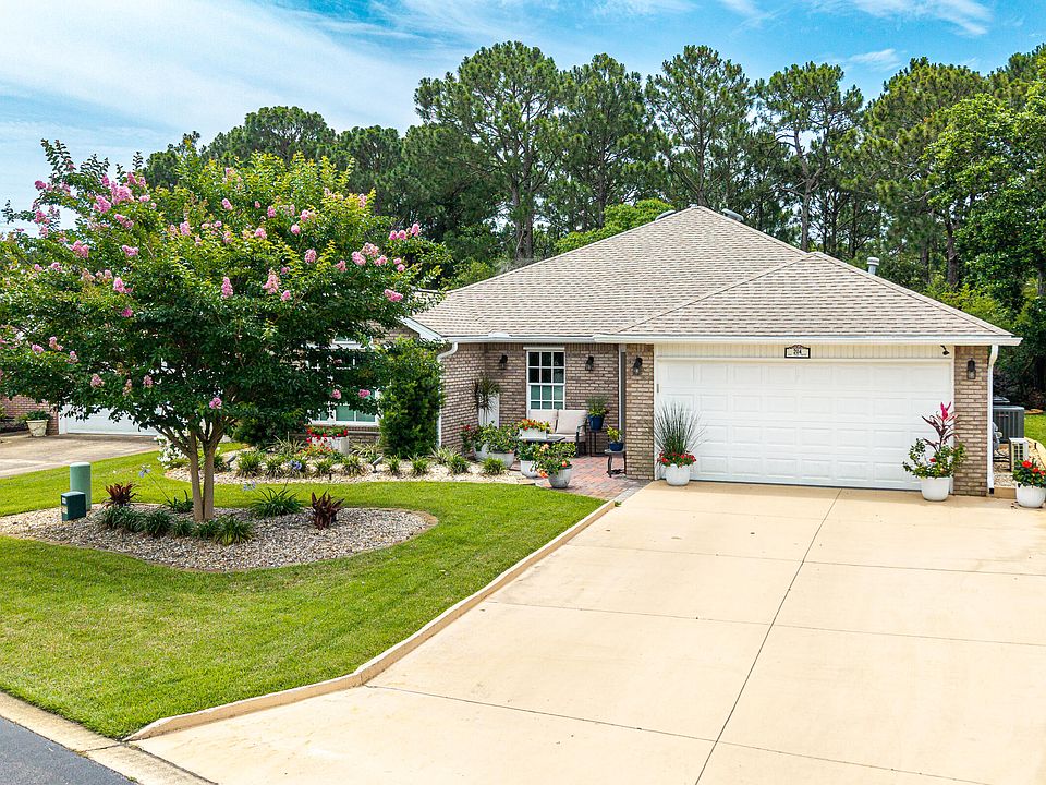 1st image of 204 Bay Tree Dr