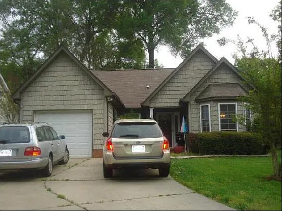 3 bed, 1063 sqft, $2,500 — Photo 1