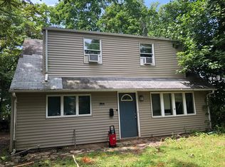 993 Terrace Blvd, Ewing, NJ 08618