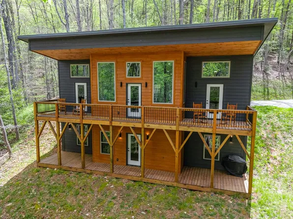 73 Oak Branch Dr, Murphy, NC 28906