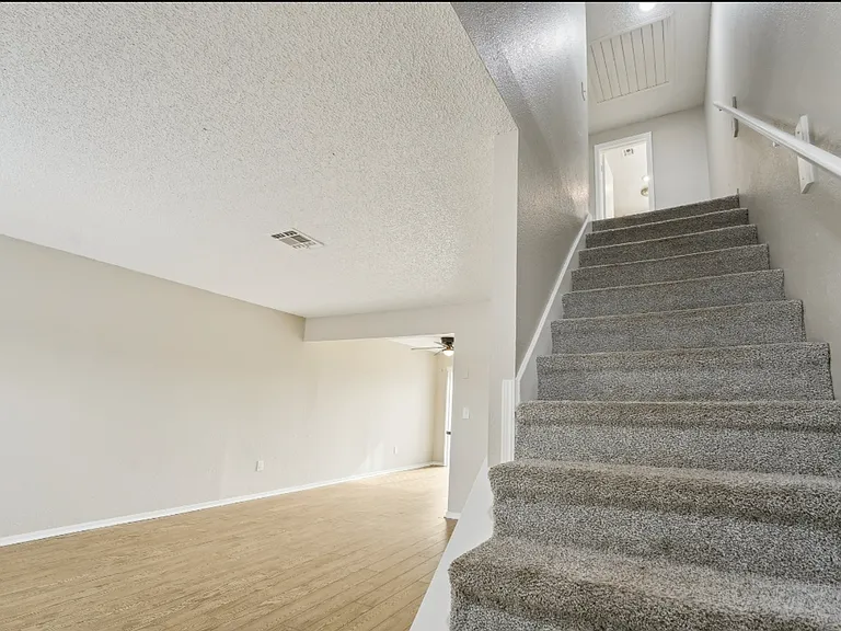 Chestnut Flats — Photo 18