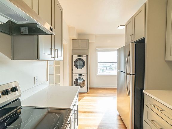 2nd image of 743 Warfield Ave APT 10