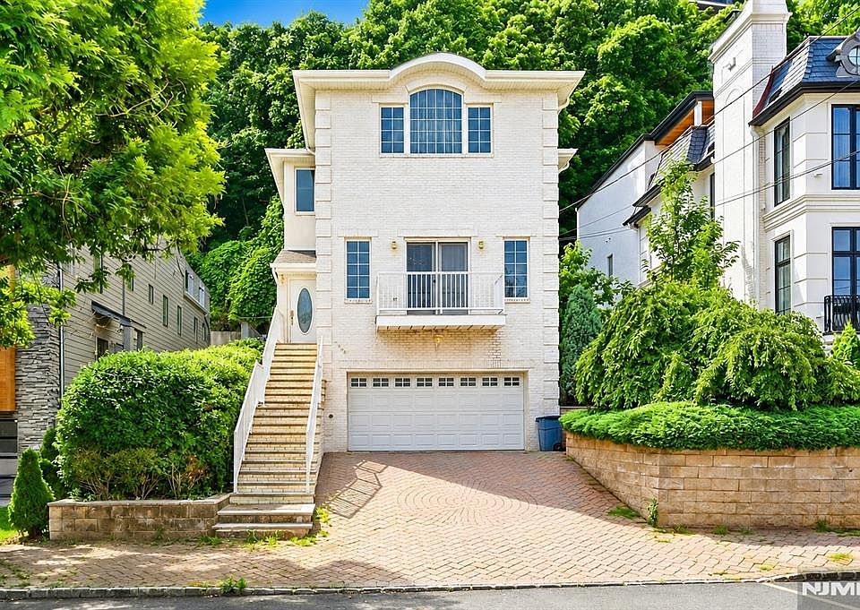 1st image of 750 Undercliff Ave