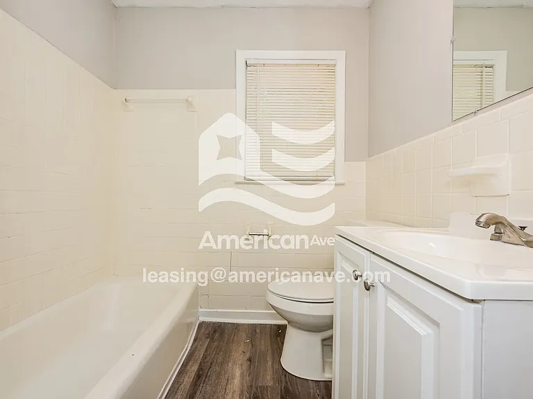 181142_010_main_bathroom_12962861.jpg