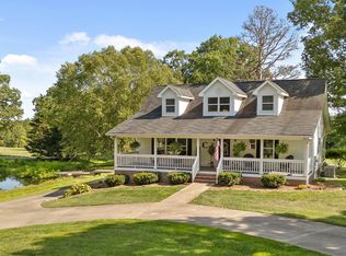 1228 Hall Rd, Signal Mountain, TN 37377