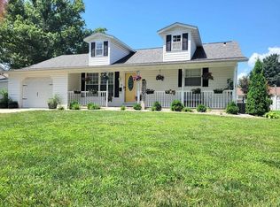 1113 Stone St, Red Bud, IL 62278