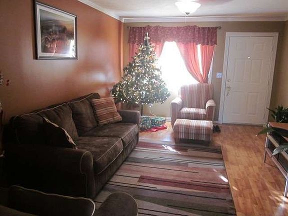 2nd image of 2412 Arrowhead Dr