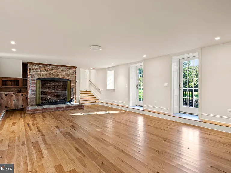 16131 Old York Rd — Photo 58