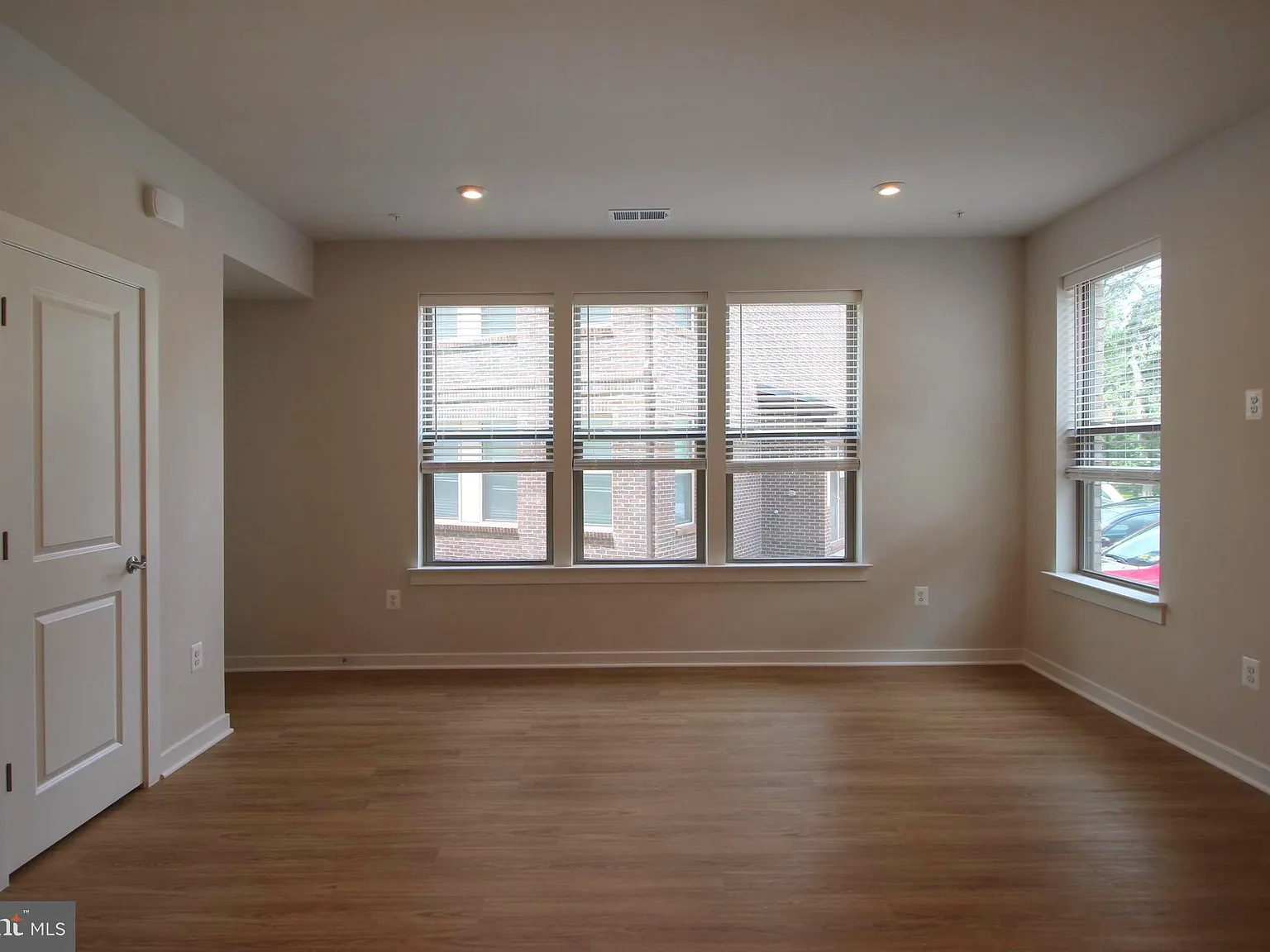 2 bed, 2.5 bath, 1560 sqft, $2,995 — Photo 4