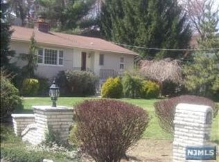 331 Forest Glen Ave, Franklin Lakes, NJ 07417