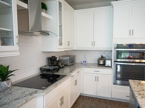 2nd image of 16370 Hyde Manor Dr